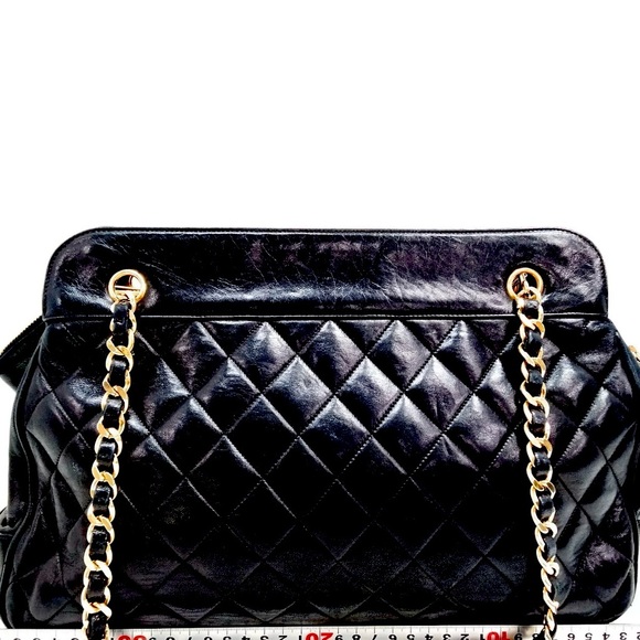 CHANEL CHARM Lambskin Matelasse Chain Shoulder Bag - Picture 7 of 15